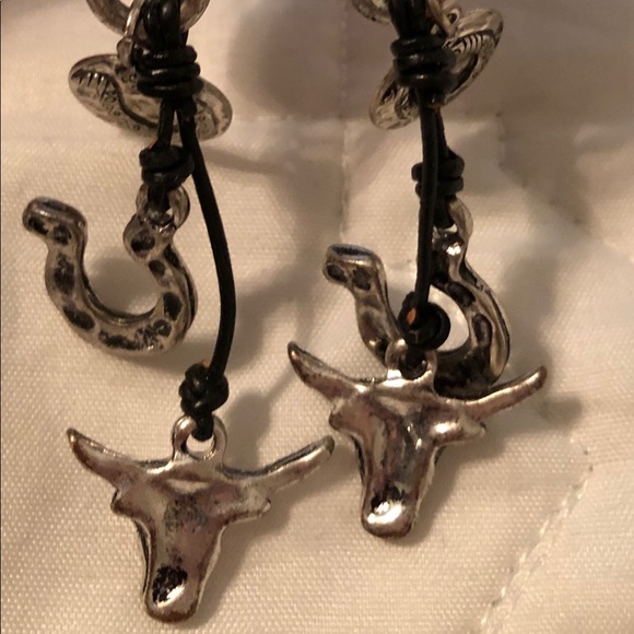 Earrings - Picture 4 of 6